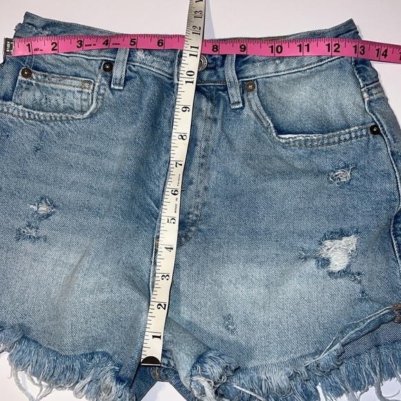 We The Free Twenty Seven Short Jean Shorts Size 27 - Picture 7 of 9